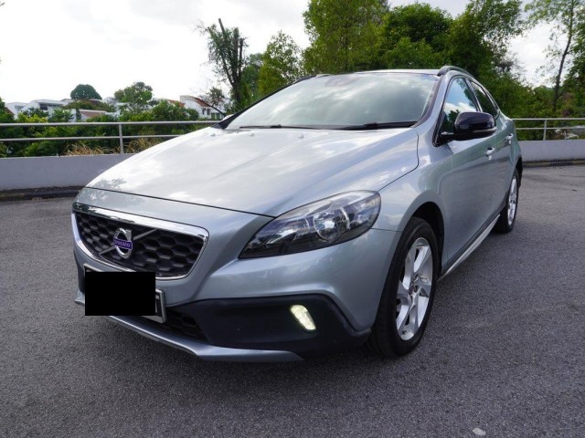 BUY VOLVO V40 2013, E-AUCTION AUTOS