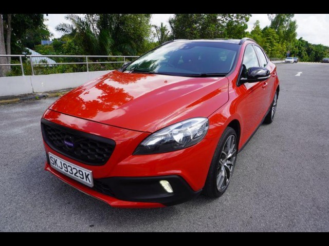 BUY VOLVO V40 2013, E-AUCTION AUTOS